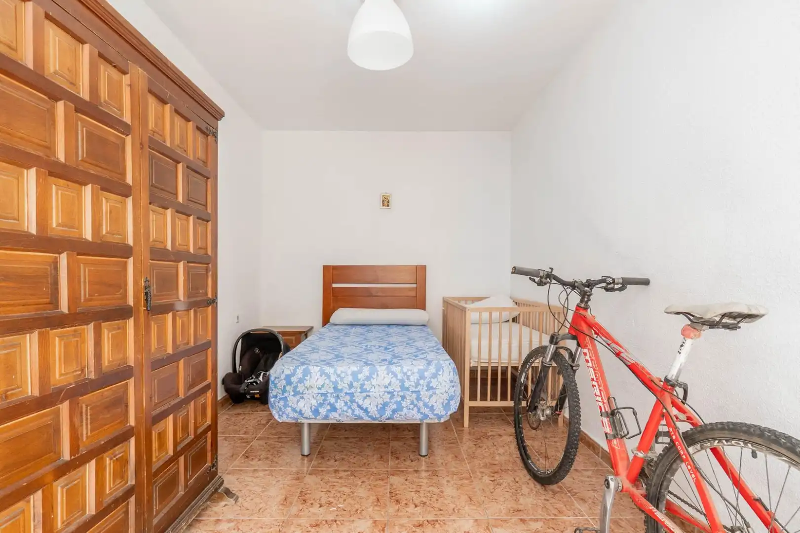 Habitación de Piso en venta en Granada con Aire acondicionado y Amueblado