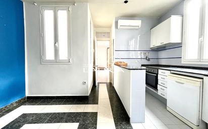 Kitchen of Flat for sale in  Valencia Capital  with Air Conditioner