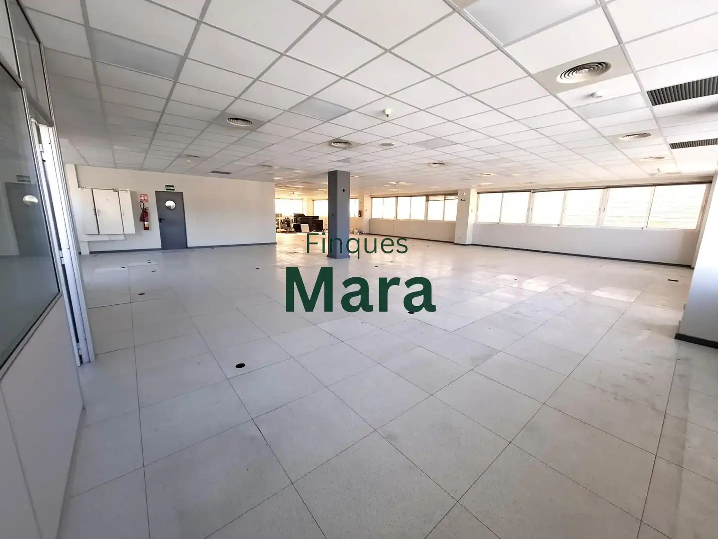 Office for rent in Sant Boi de Llobregat  with Air Conditioner