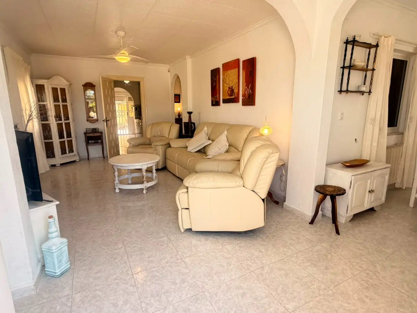 Sala de estar de Casa o chalet en venta en San Fulgencio con Aire acondicionado, Calefacción y Jardín privado