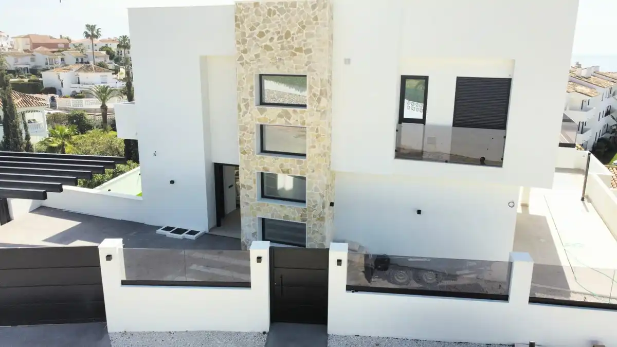 Detached house with pool for sale in Riviera del Sol, imagen 6