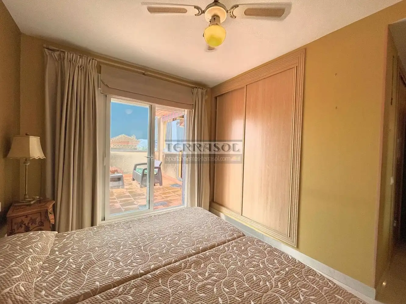 Habitación de Ático en venta en Vélez-Málaga con Aire acondicionado, Calefacción y Jardín privado