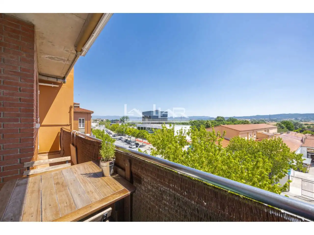 Exterior view of Flat for sale in Vic  with Air Conditioner, Heating and Parquet flooring