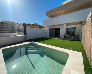 Piscina de Casa adosada de lloguer en Alicante / Alacant amb Aire condicionat, Calefacció i Jardí privat