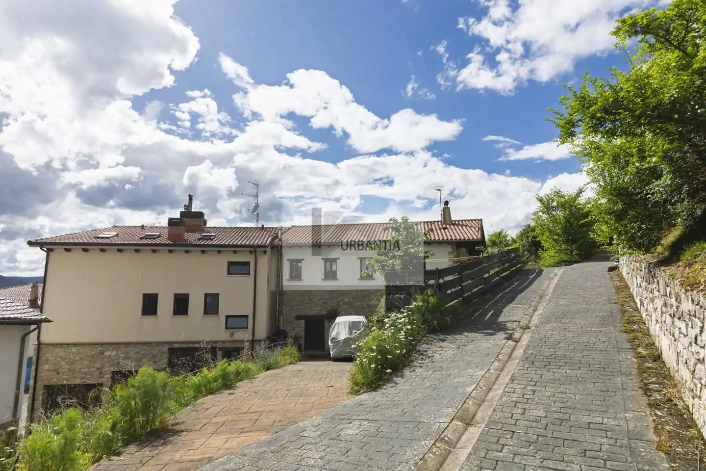 Exterior view of Flat for sale in Iza / Itza  with Heating, Parquet flooring and Storage room