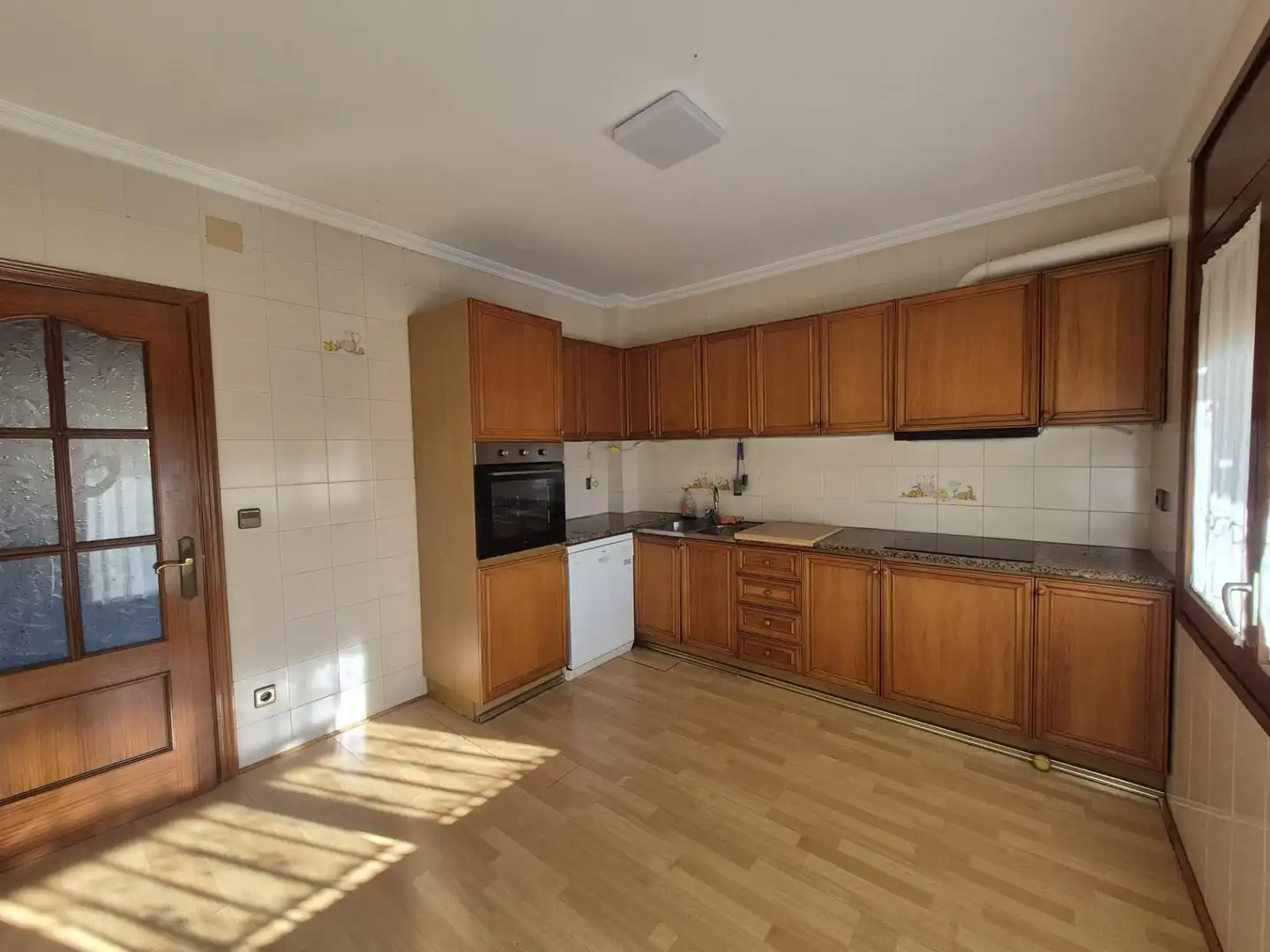Küche von Einfamilien-Reihenhaus zum Verkauf in Palafolls, Barcelona