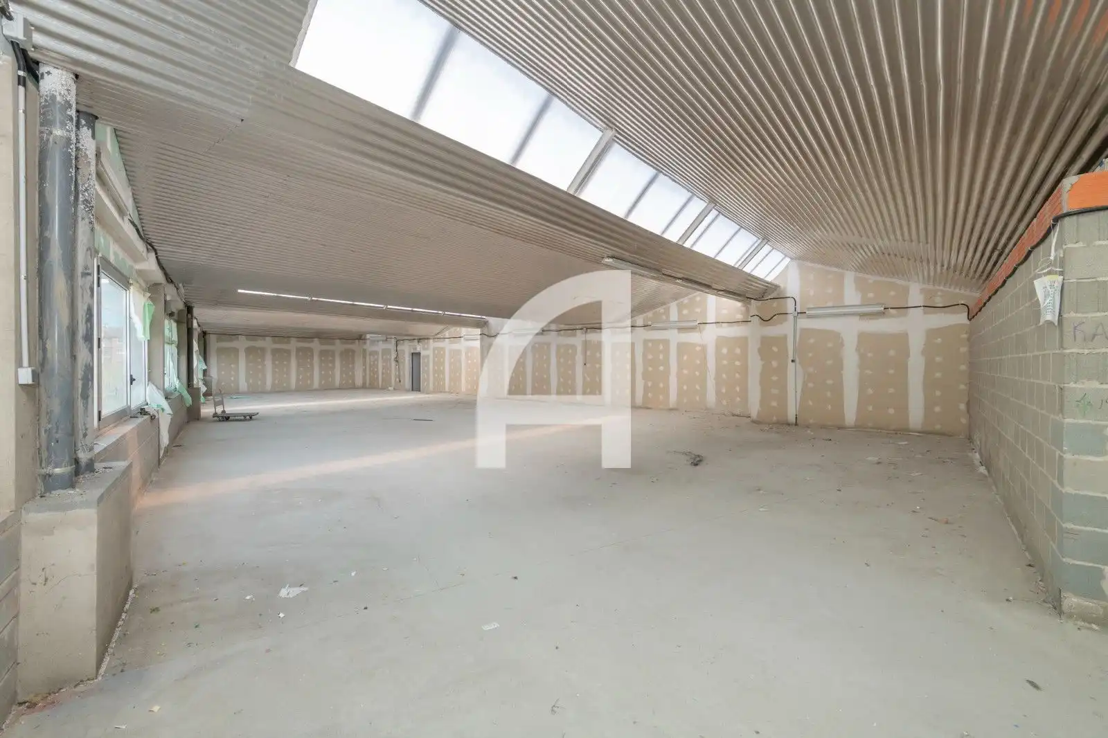 Industrial buildings for rent in Girona