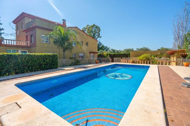 Casa-chalet en Venta en Calle SALAMANCA en Poligono Mas del Jutge