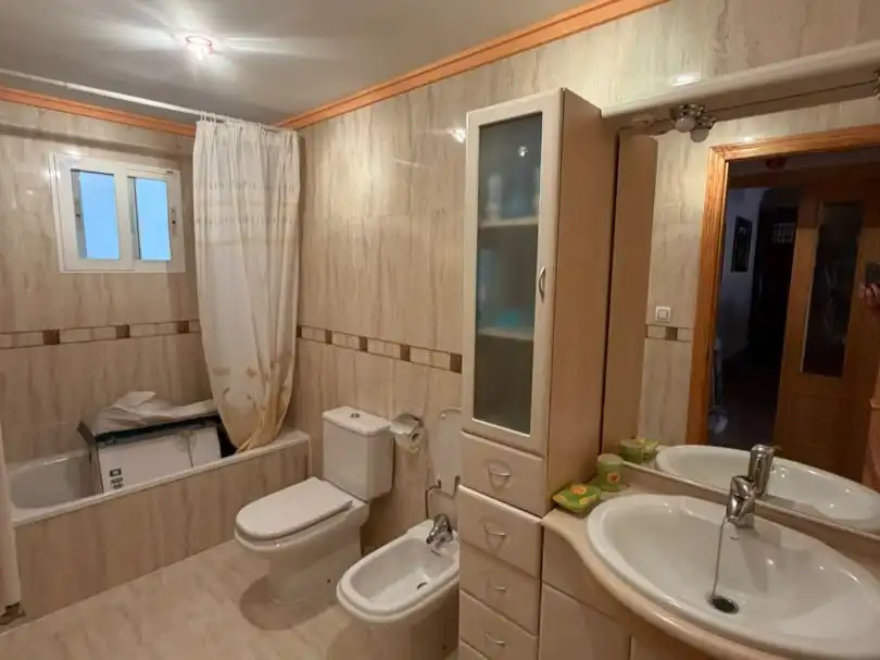 Baño de Piso en venta en Sagunto / Sagunt con Terraza y Balcón