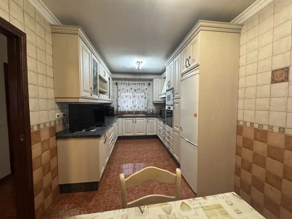 Cuina de Casa o xalet en venda en Estepona amb Forn i Rentadora