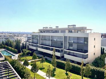 Appartement compact avec piscine à vendre à Moncloa - Aravaca