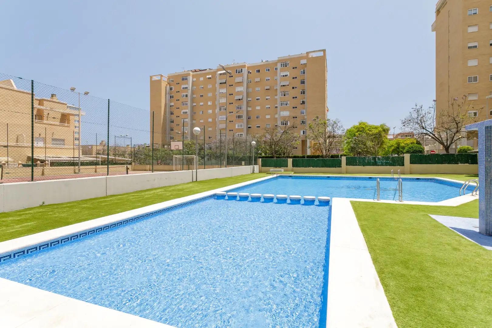 Piscina de Àtic en venda en Alicante / Alacant amb Aire condicionat, Calefacció i Jardí privat