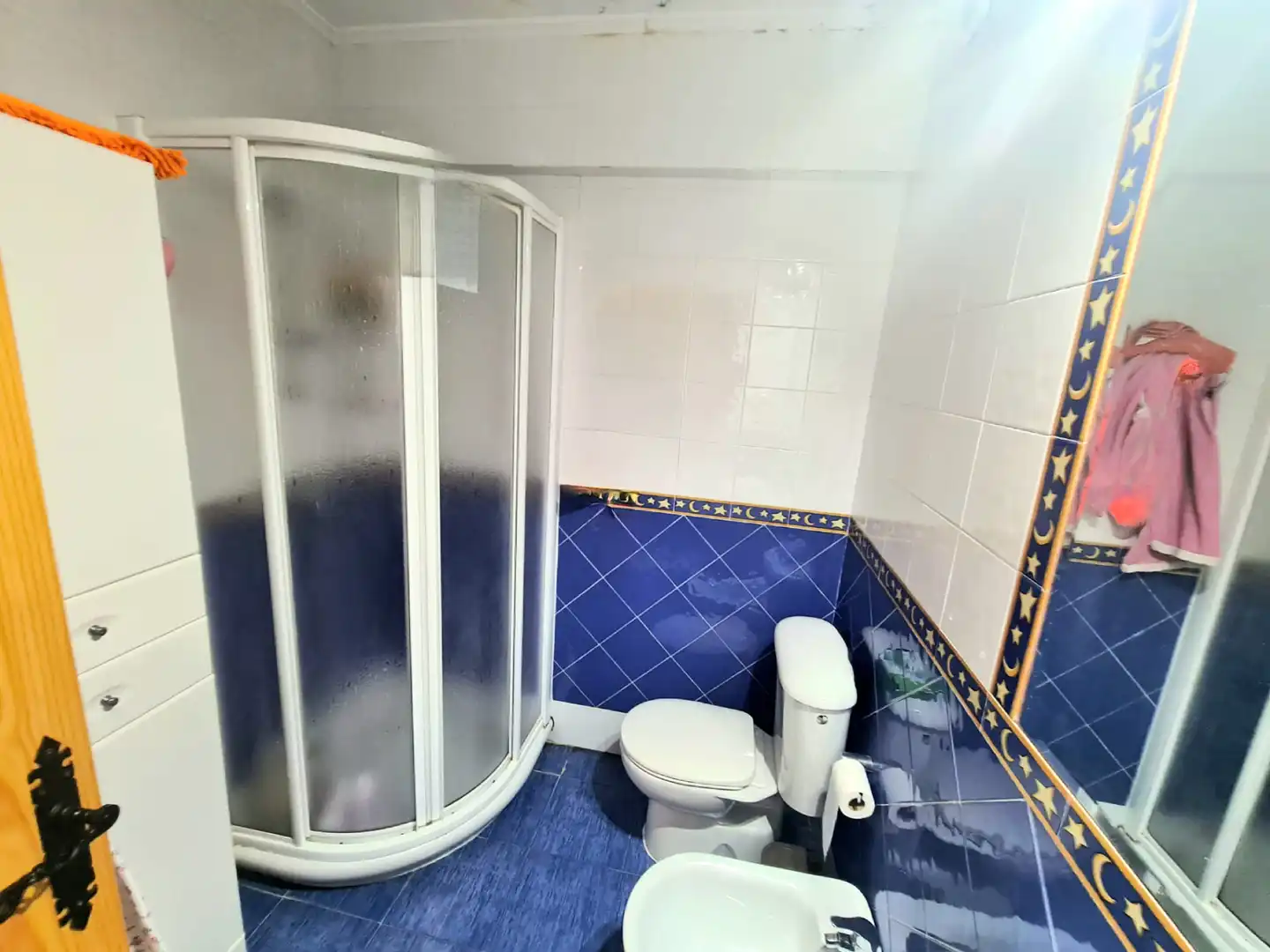 Bathroom of Flat for sale in Sevilla  with Air Conditioner