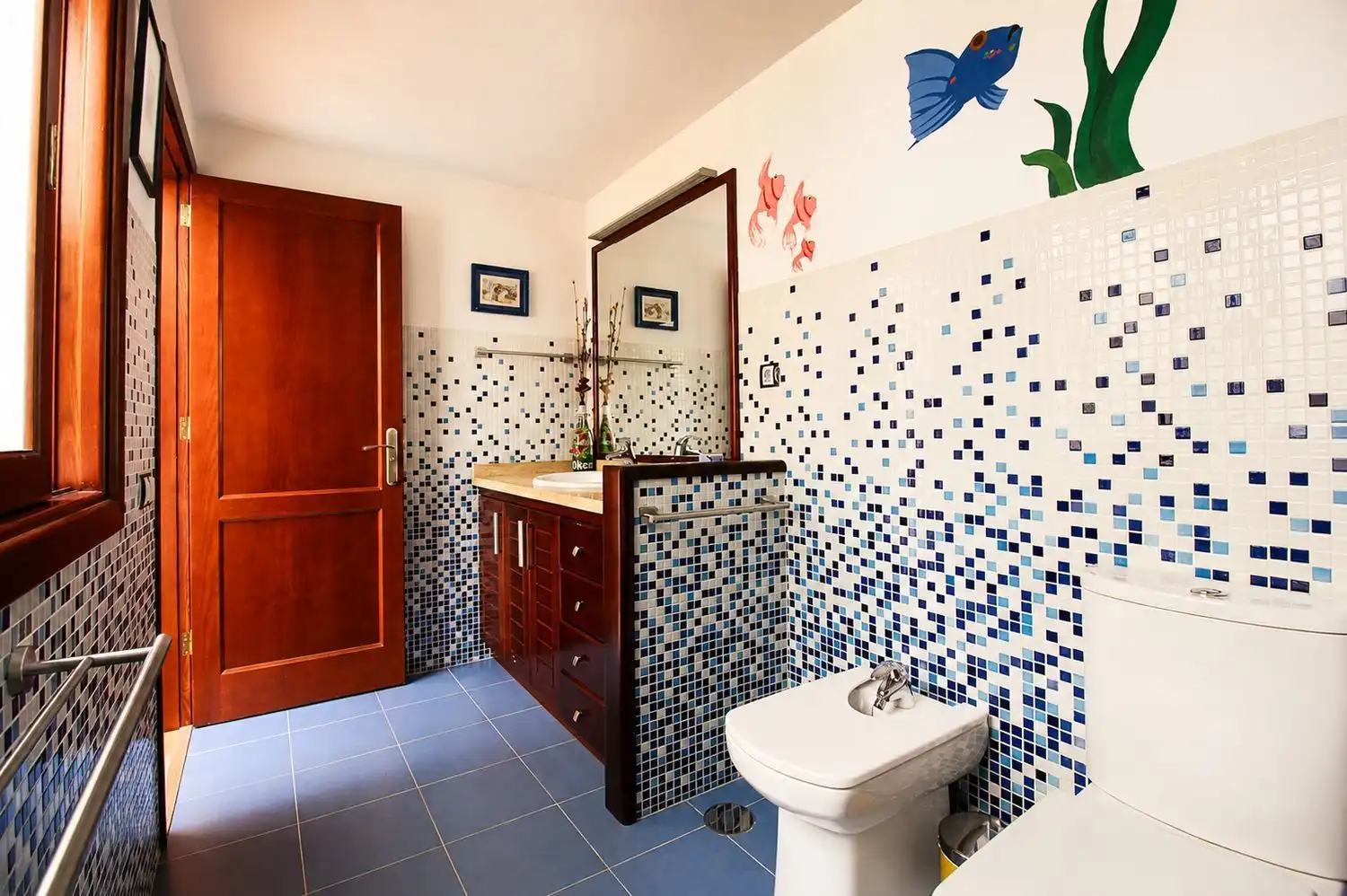 Bathroom of Houses for sale in Agüimes  with Air Conditioner, Terrace and Storage room
