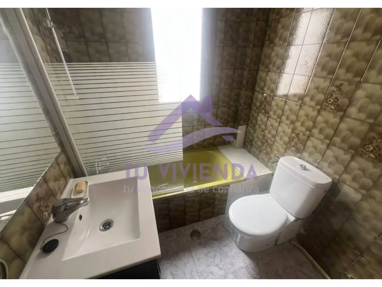 Baño de Piso en venta en Valladolid con Calefacción, Parquet y Amueblado
