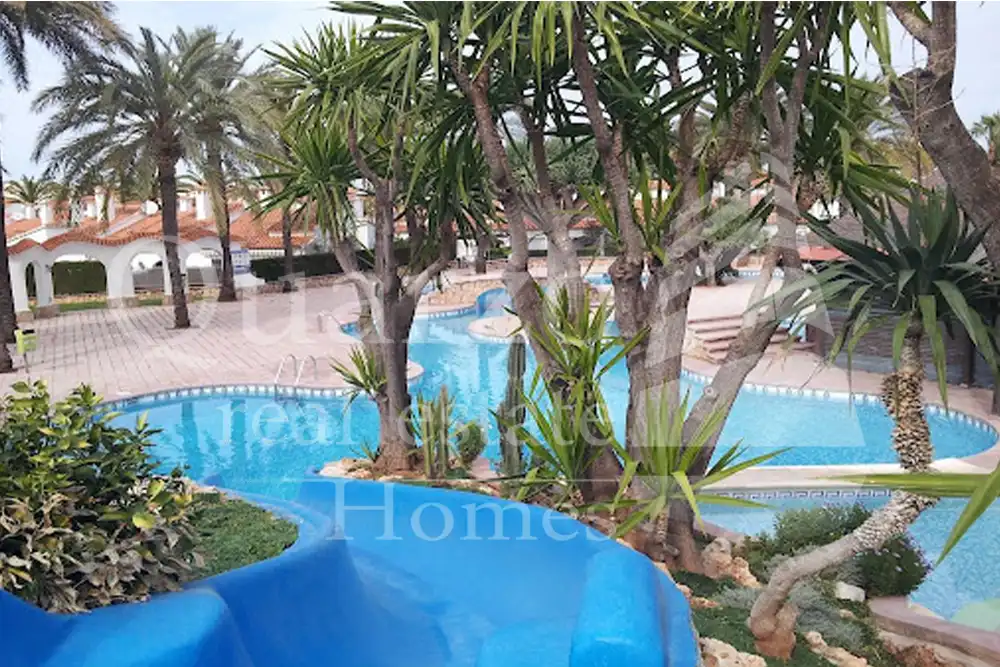 Vista exterior de Apartamento en venta en Dénia con Calefacción, Jardín privado y Amueblado