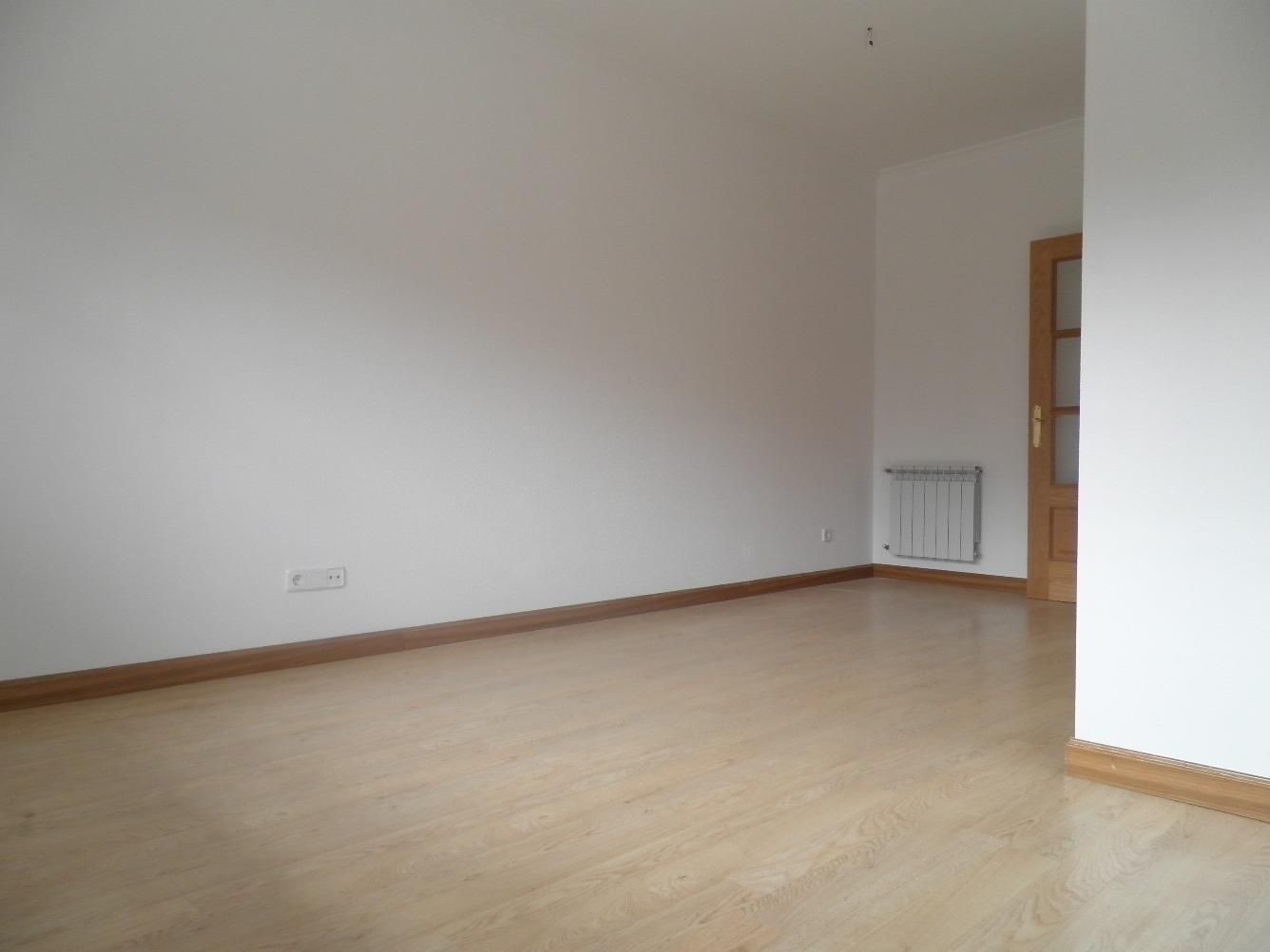 Living room of Flat to rent in  Madrid Capital  with Heating, Parquet flooring and Oven