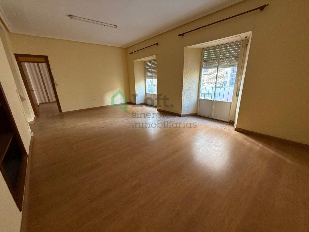 Building for sale in Badajoz Capital