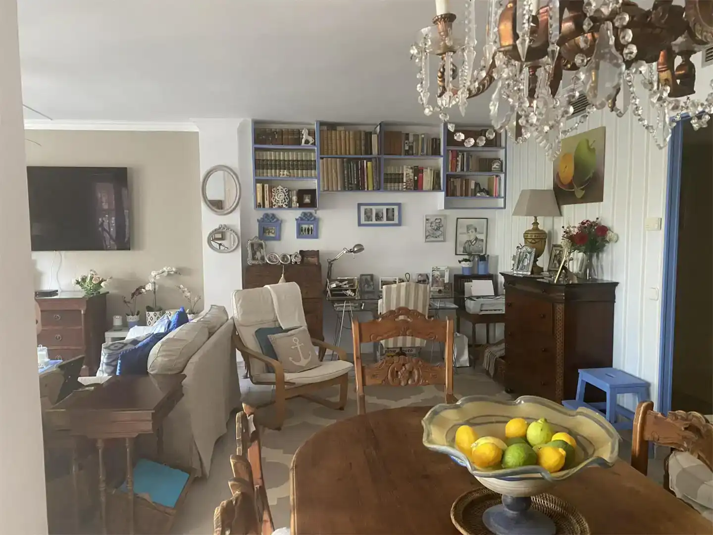Wohnzimmer von Erdgeschoss zur Miete in Marbella mit Klimaanlage und Schwimmbad