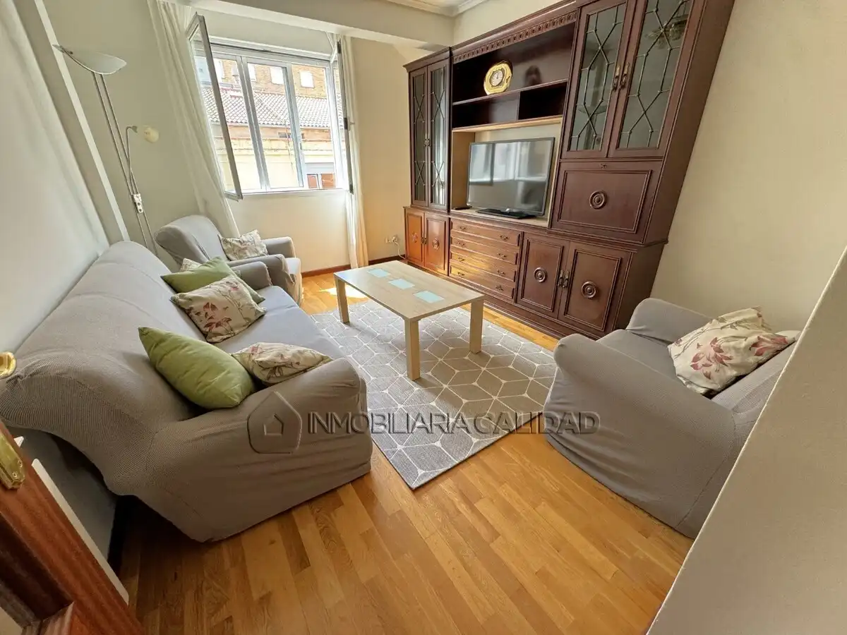 Sala de estar de Piso de alquiler en Burgos con Calefacción y Amueblado