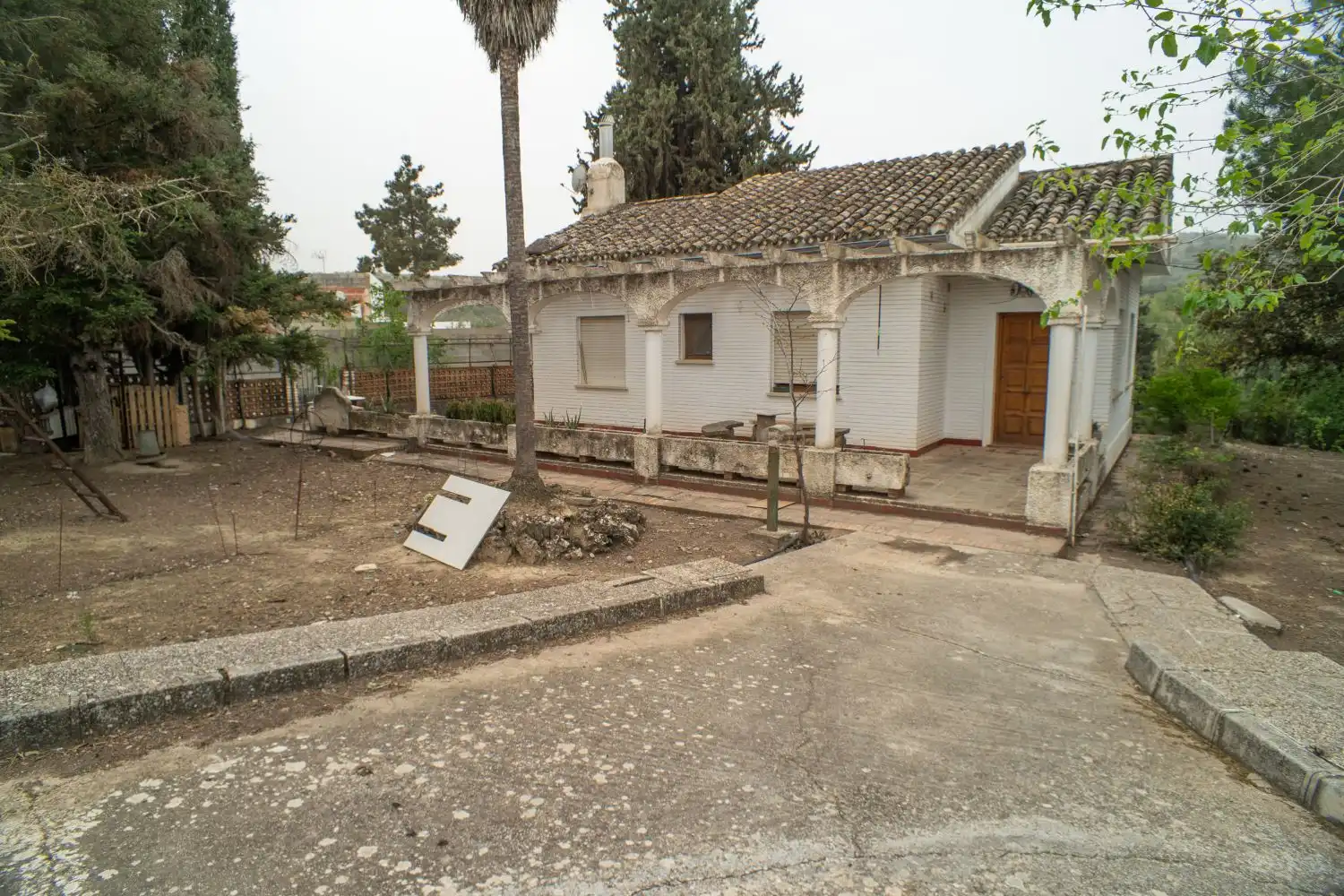 Vista exterior de Casa o xalet en venda en Loja amb Jardí privat, Terrassa i Piscina