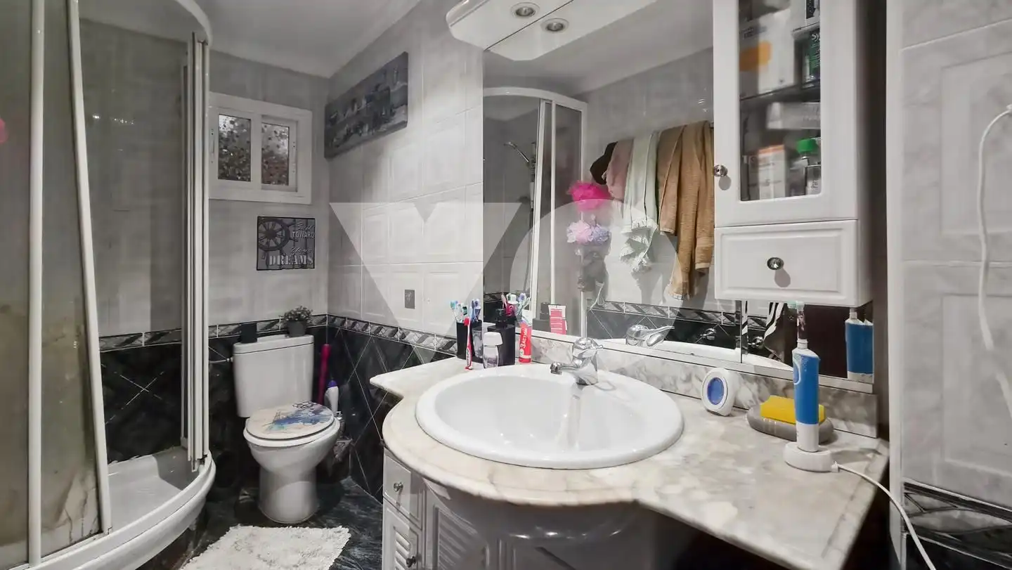 Baño de Piso en venta en Madrid con Aire acondicionado, Calefacción y Parquet