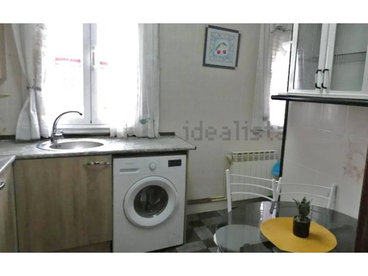 Cuina de Pis de lloguer en Palencia Capital amb Calefacció i Moblat