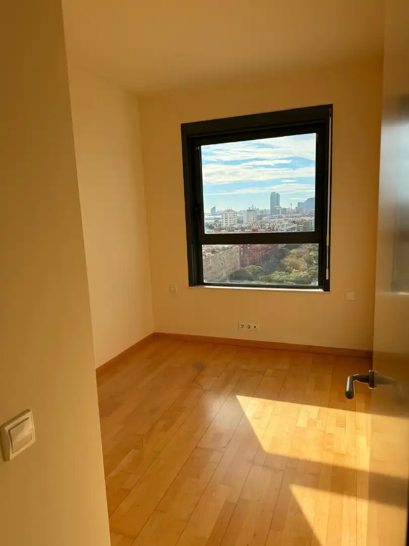 Dormitori de Pis en venda en Barcelona amb Aire condicionat, Calefacció i Terrassa
