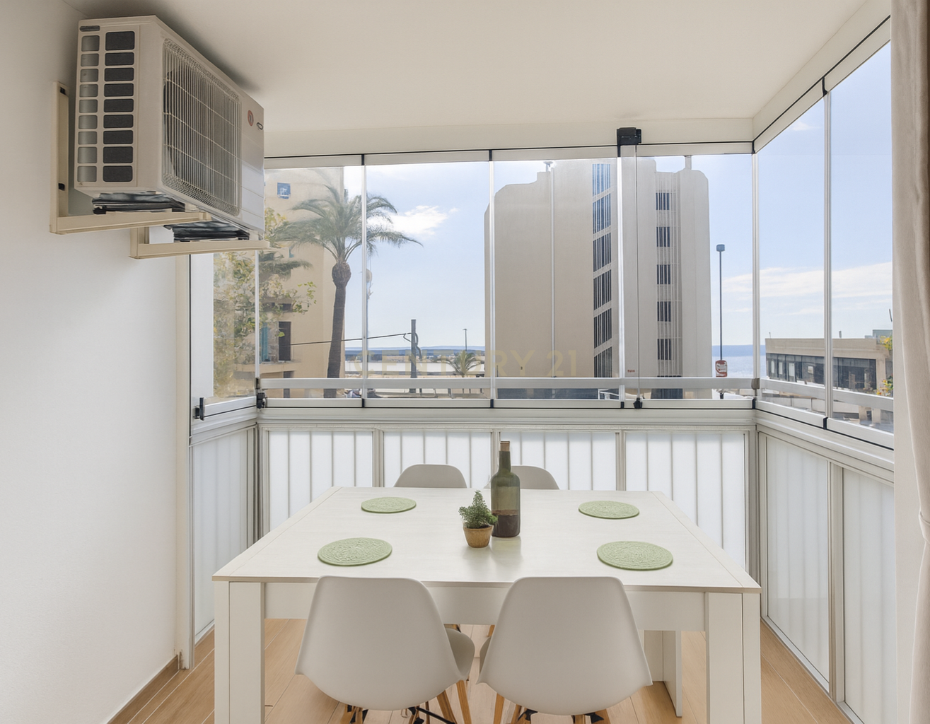Terraza de Apartamento de alquiler en Calpe / Calp con Aire acondicionado, Lavadora y Microondas