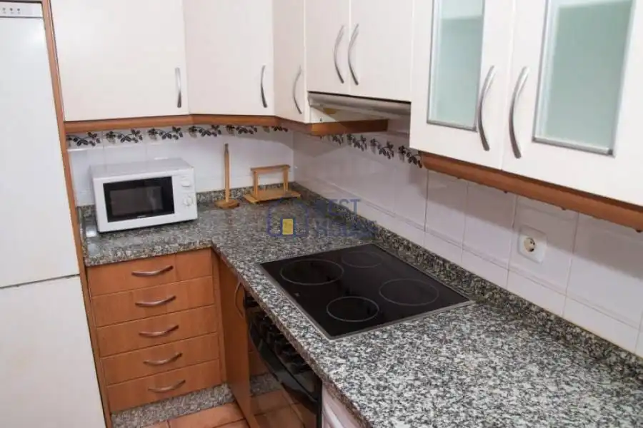 Cocina de Planta baja en venta en León Capital  con Calefacción, Parquet y Terraza
