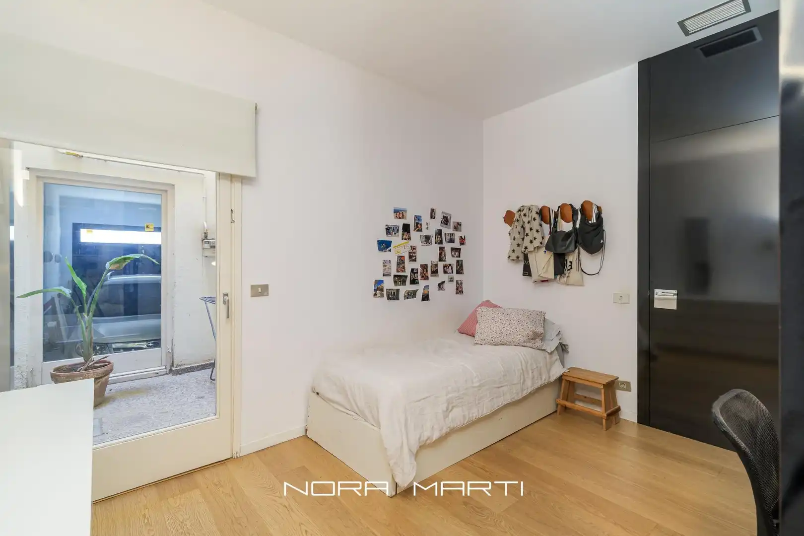 Dormitori de Planta baixa en venda en Barcelona amb Aire condicionat, Calefacció i Terrassa