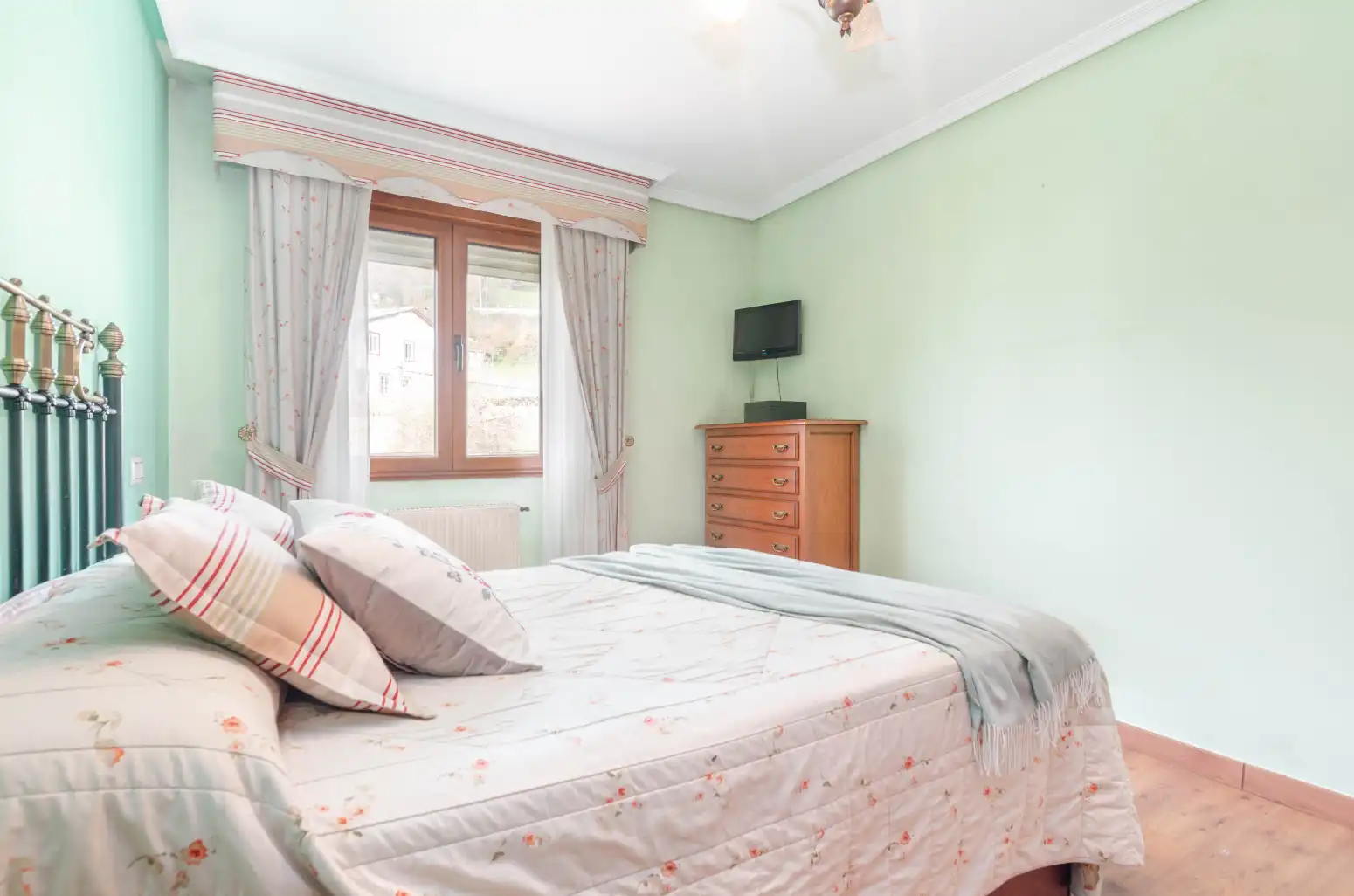 Bedroom of Flat for sale in Tineo  with Heating, Parquet flooring and Furnished