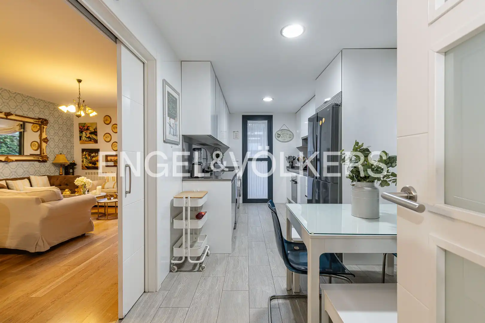 Kitchen of Flat for sale in Zona Monte El Pilar