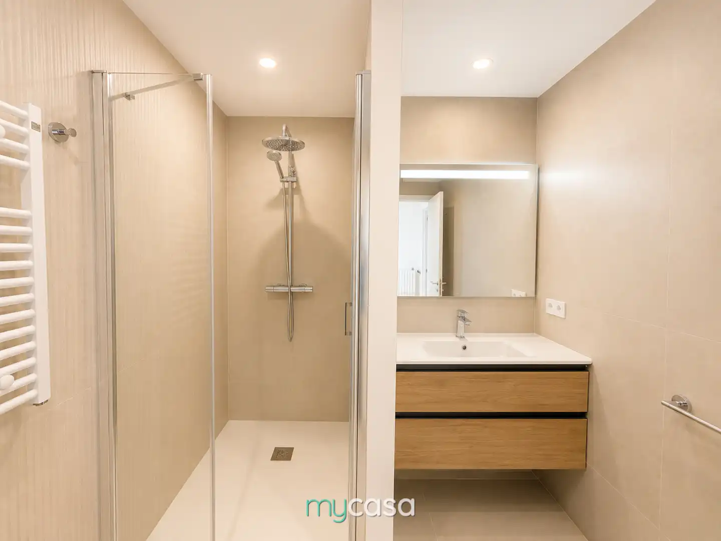 Baño de Piso en venta en Barcelona con Aire acondicionado, Calefacción y Parquet