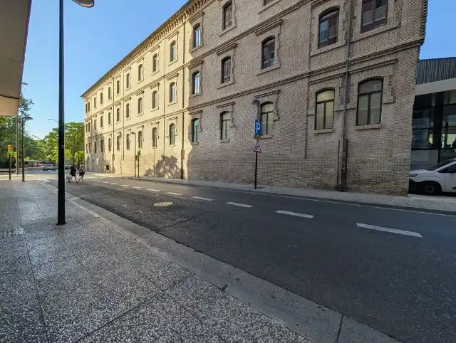 Außenansicht von Geschaftsraum zur Miete in Zaragoza