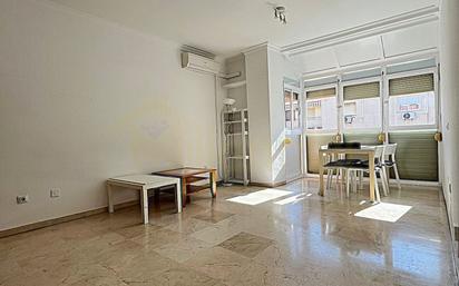 Sala d'estar de Pis en venda en  Sevilla Capital amb Aire condicionat