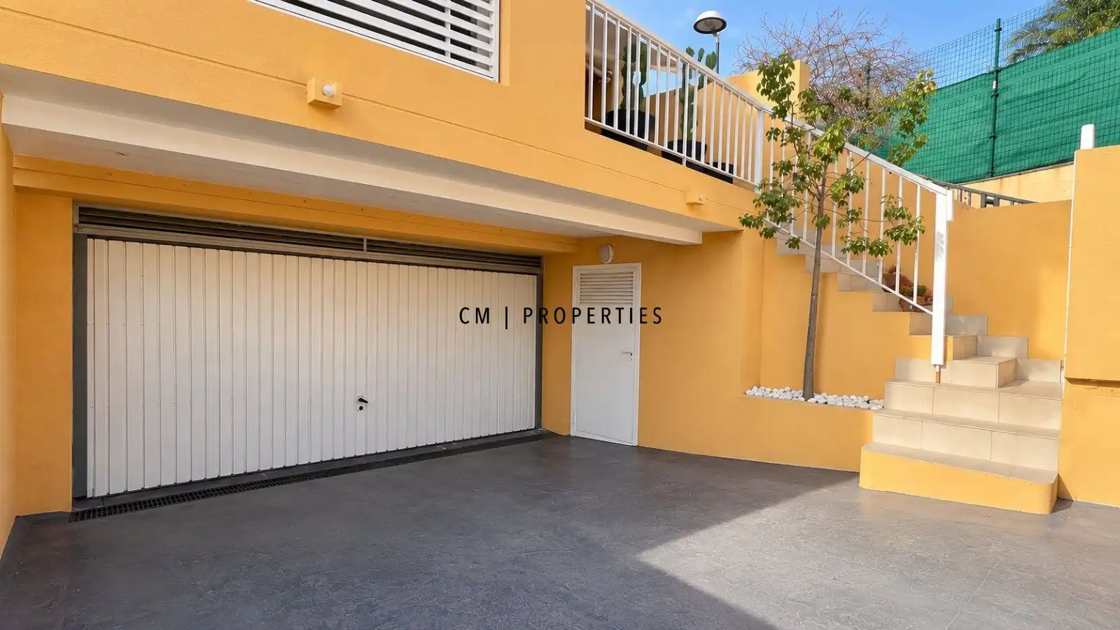 Exterior view of Detached homes for rent in Campolivar