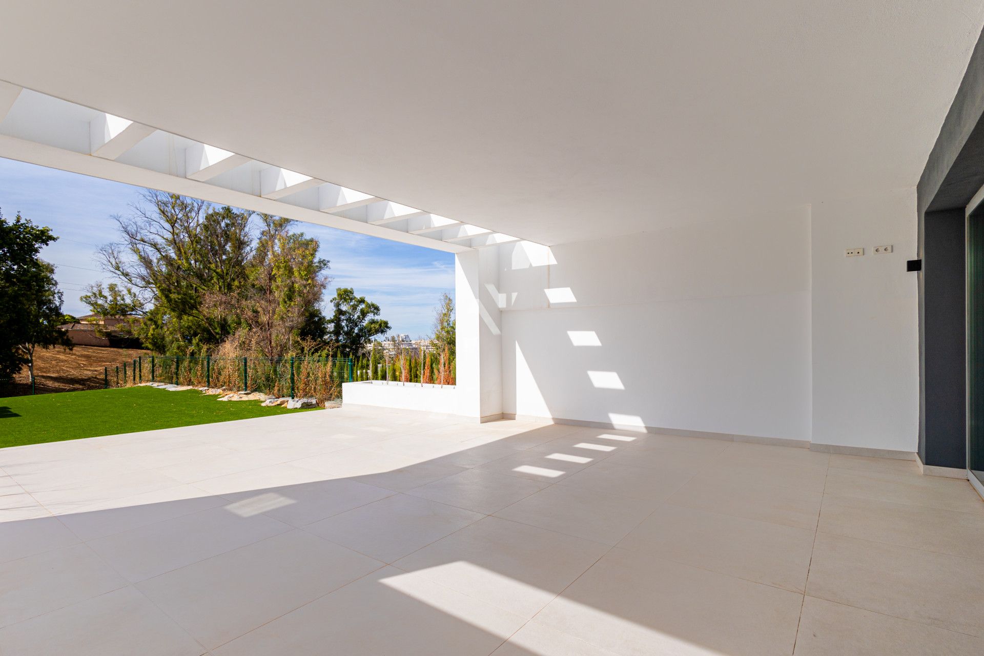 Casa adosada en venta en Marbella con Aire acondicionado, Calefacción y Jardín privado