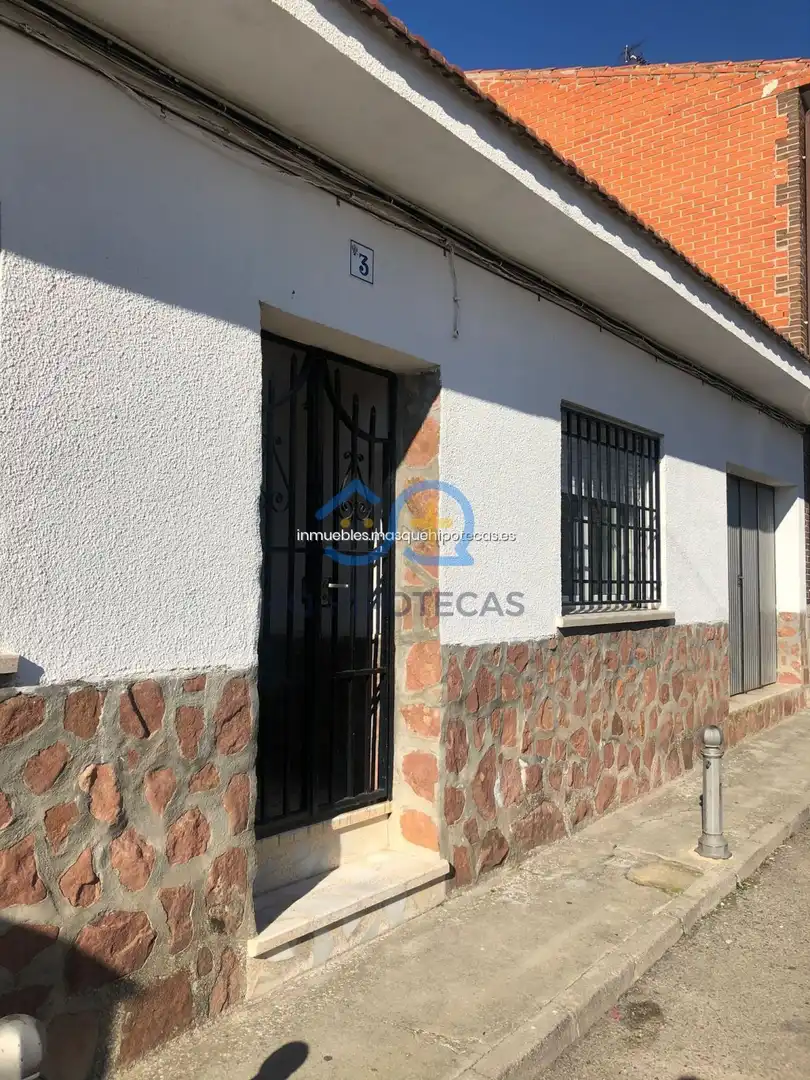 Vista exterior de Casa o chalet en venta en Yuncos con Jardín privado y Parquet