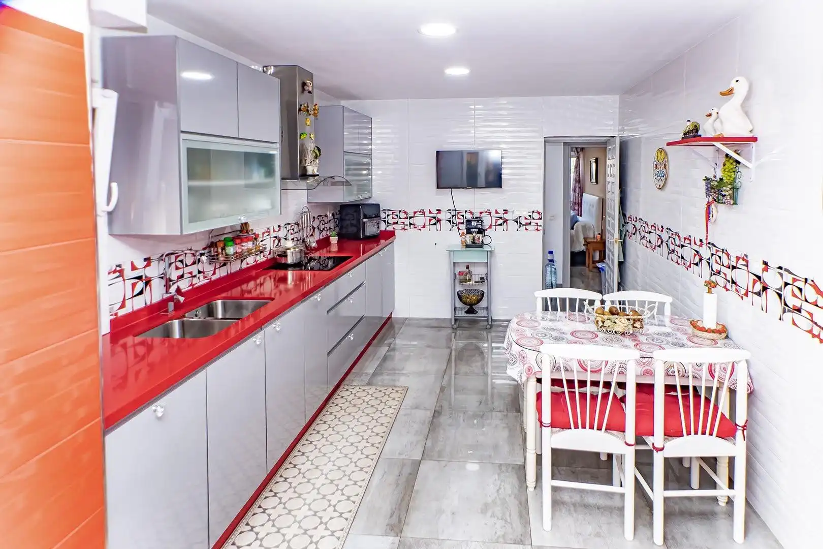 Cocina de Casa o chalet en venta en Roquetas de Mar con Aire acondicionado, Calefacción y Jardín privado