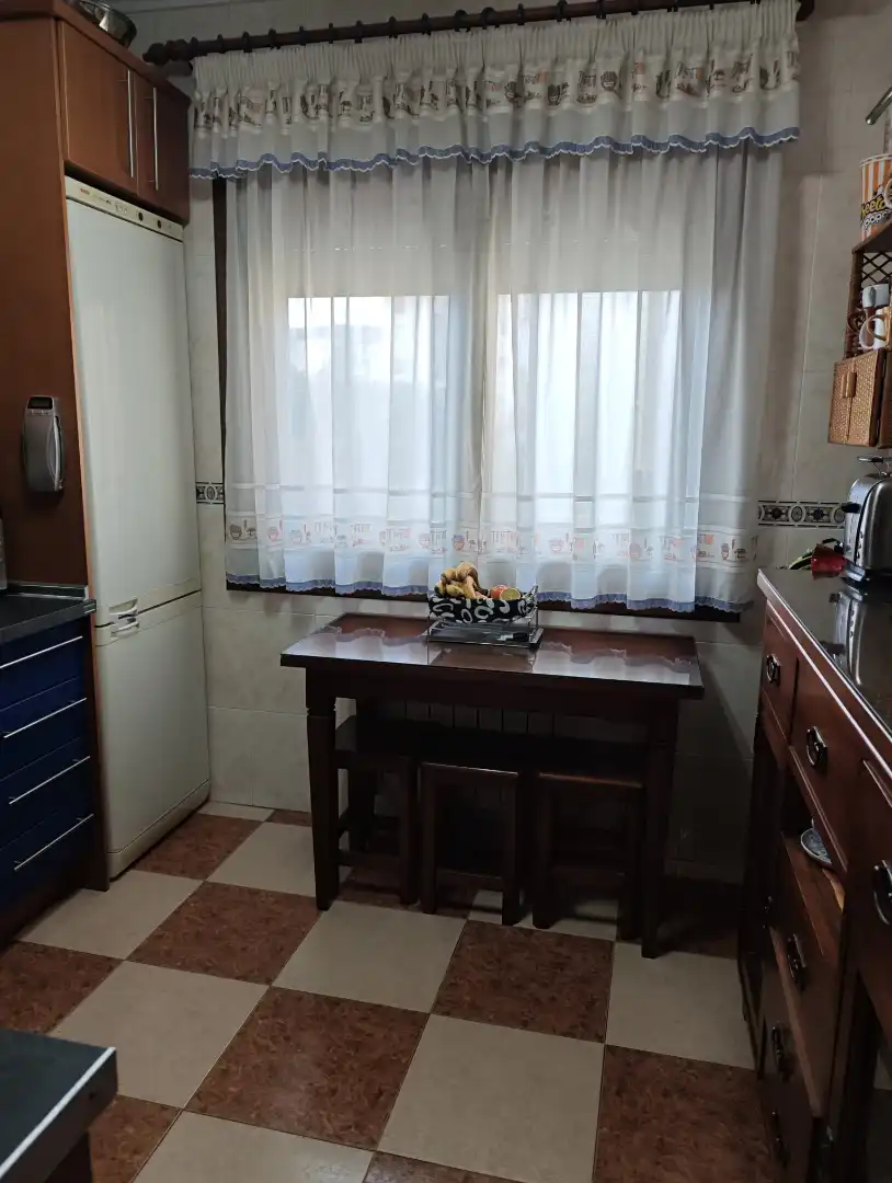 Cuina de Pis en venda en Baza amb Aire condicionat, Calefacció i Moblat