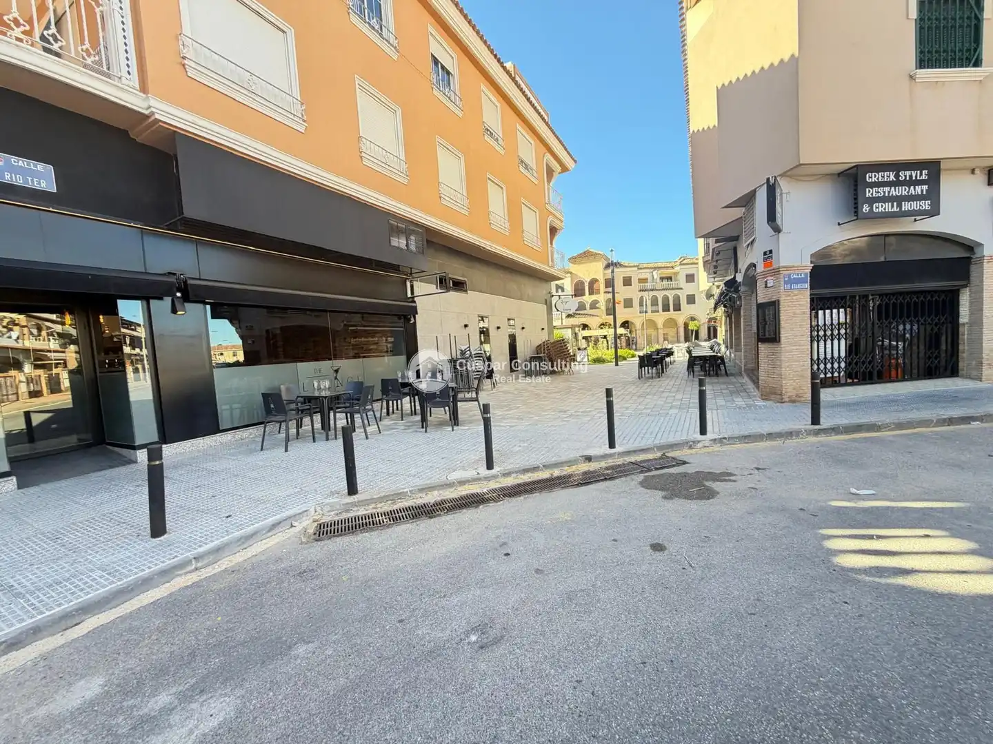 Vista exterior de Local en venda en Los Alcázares amb Aire condicionat, Terrassa i Moblat