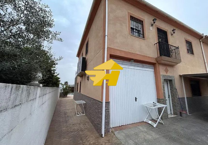 Vista exterior de Casa o xalet en venda en  Córdoba Capital amb Aire condicionat i Piscina