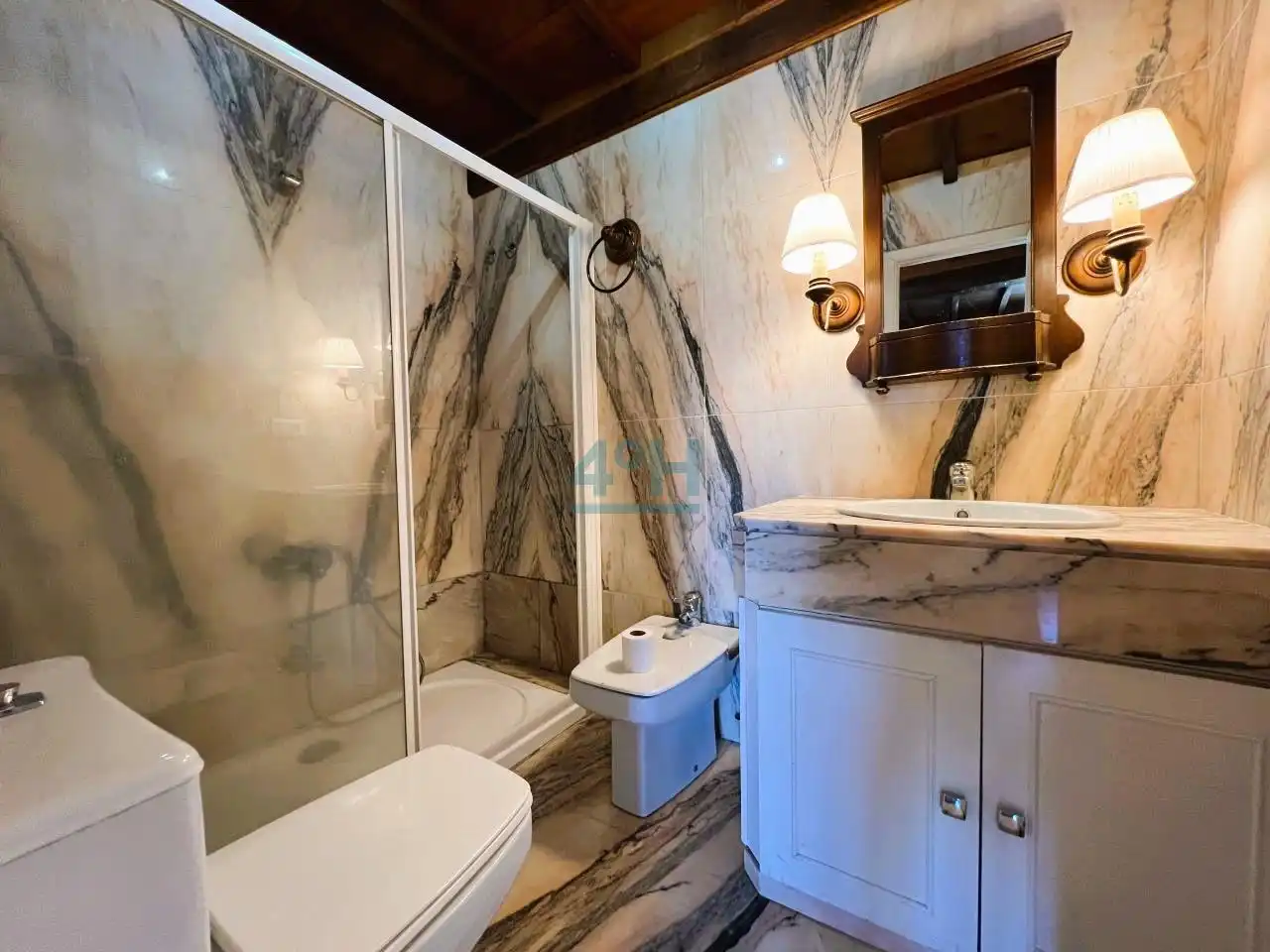 Badezimmer von Country house zum Verkauf in San Cibrao das Viñas mit Heizung, Privatgarten und Terrasse