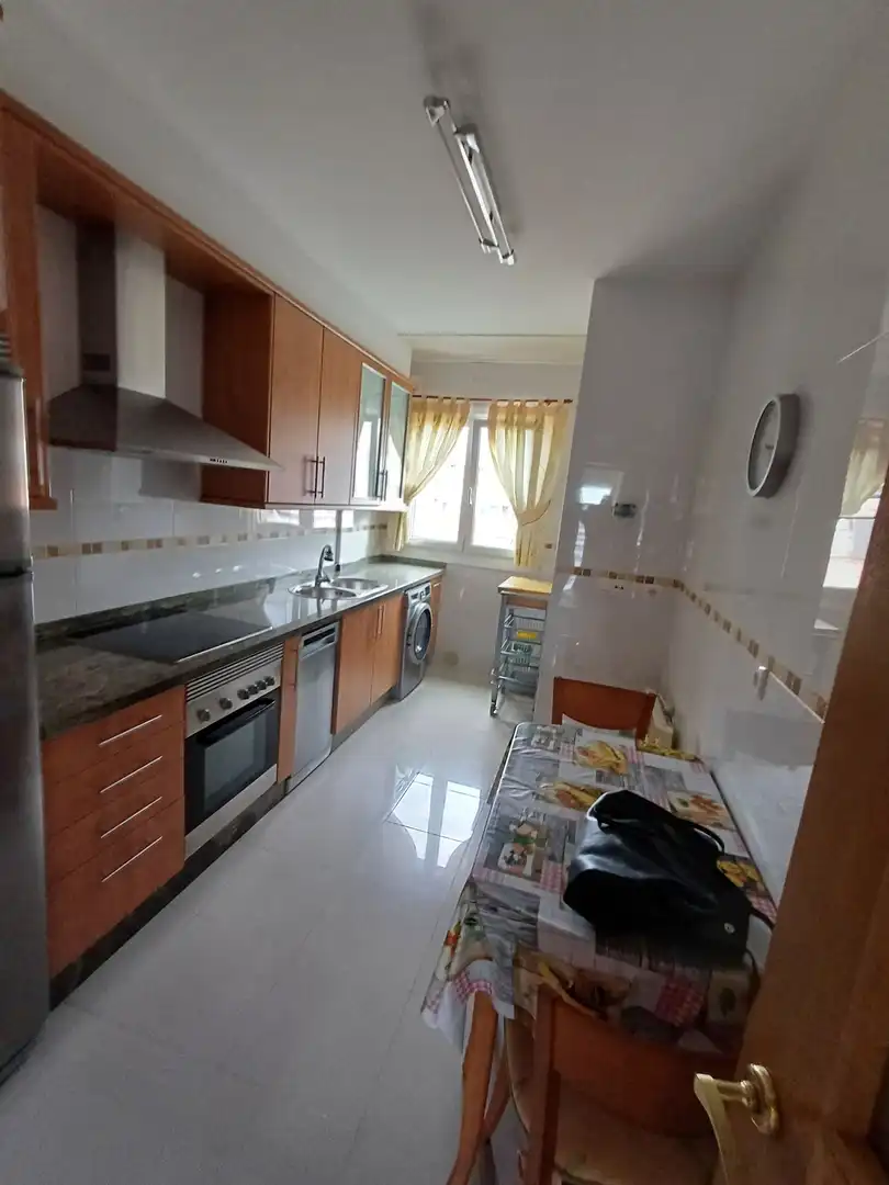 Küche von Wohnung zur Miete in A Coruña Capital  mit Heizung, Terrasse und Möbliert