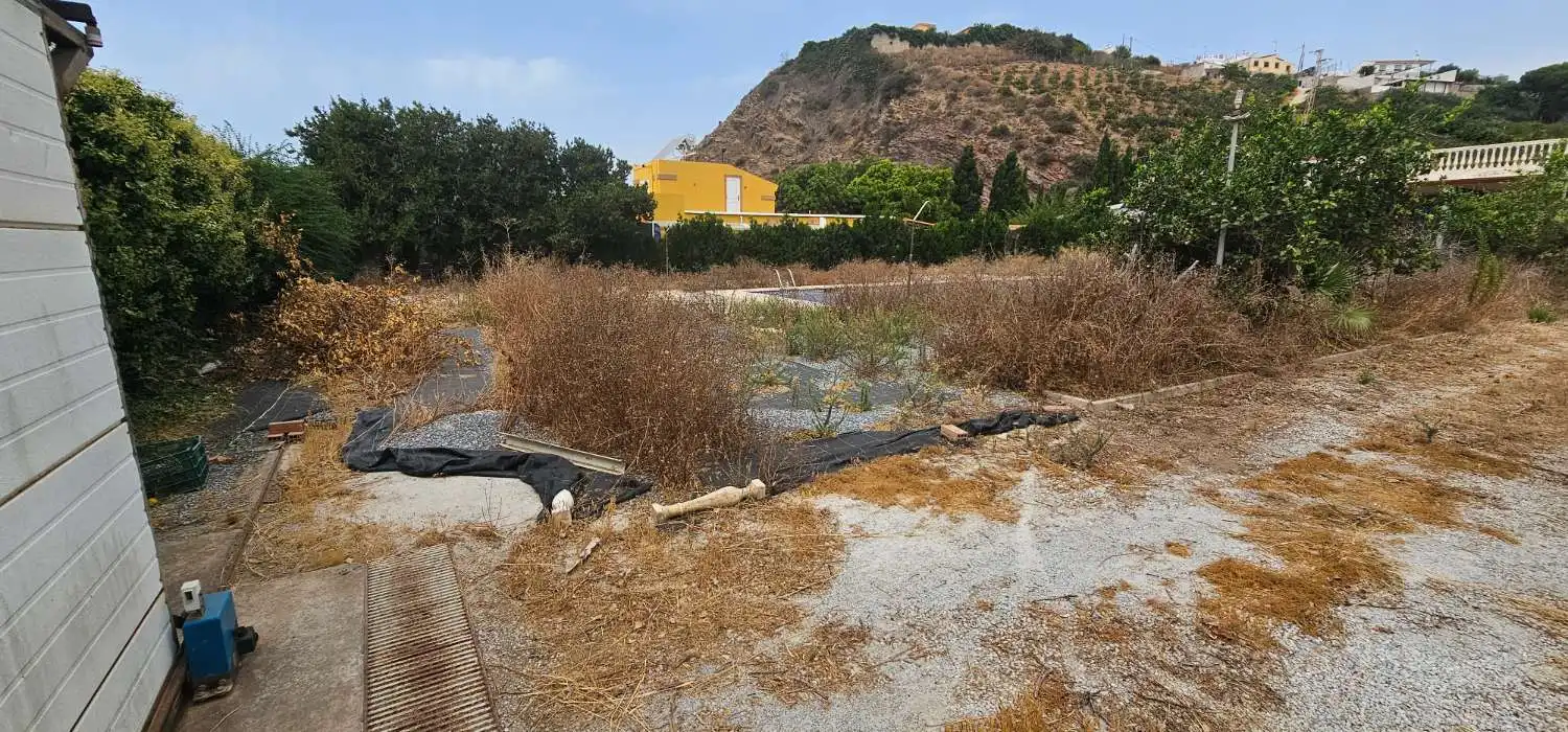 Chalet con piscina en venta en Almayate, imagen 2