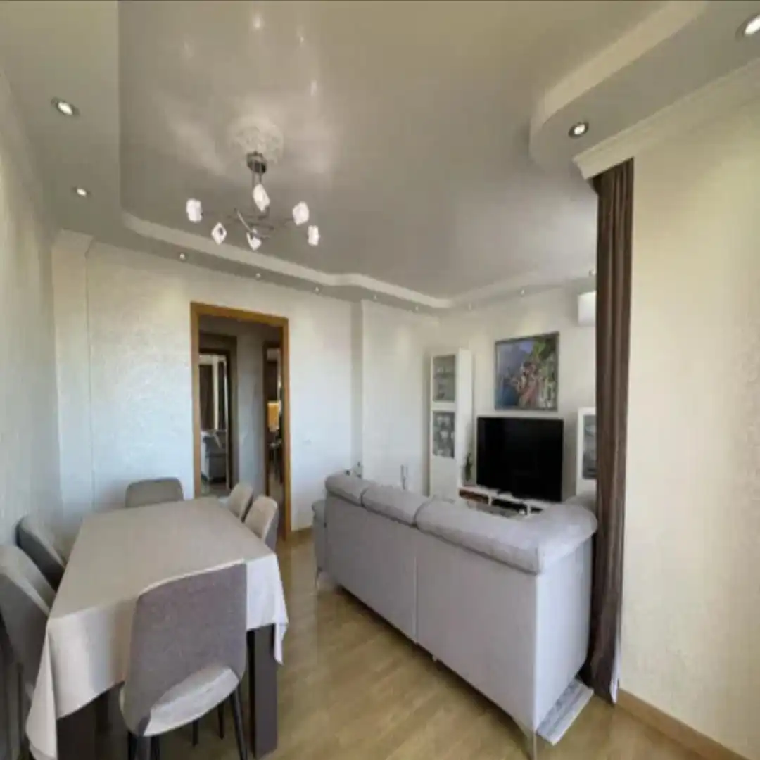 Sala d'estar de Àtic en venda en Estepona amb Aire condicionat, Terrassa i Traster
