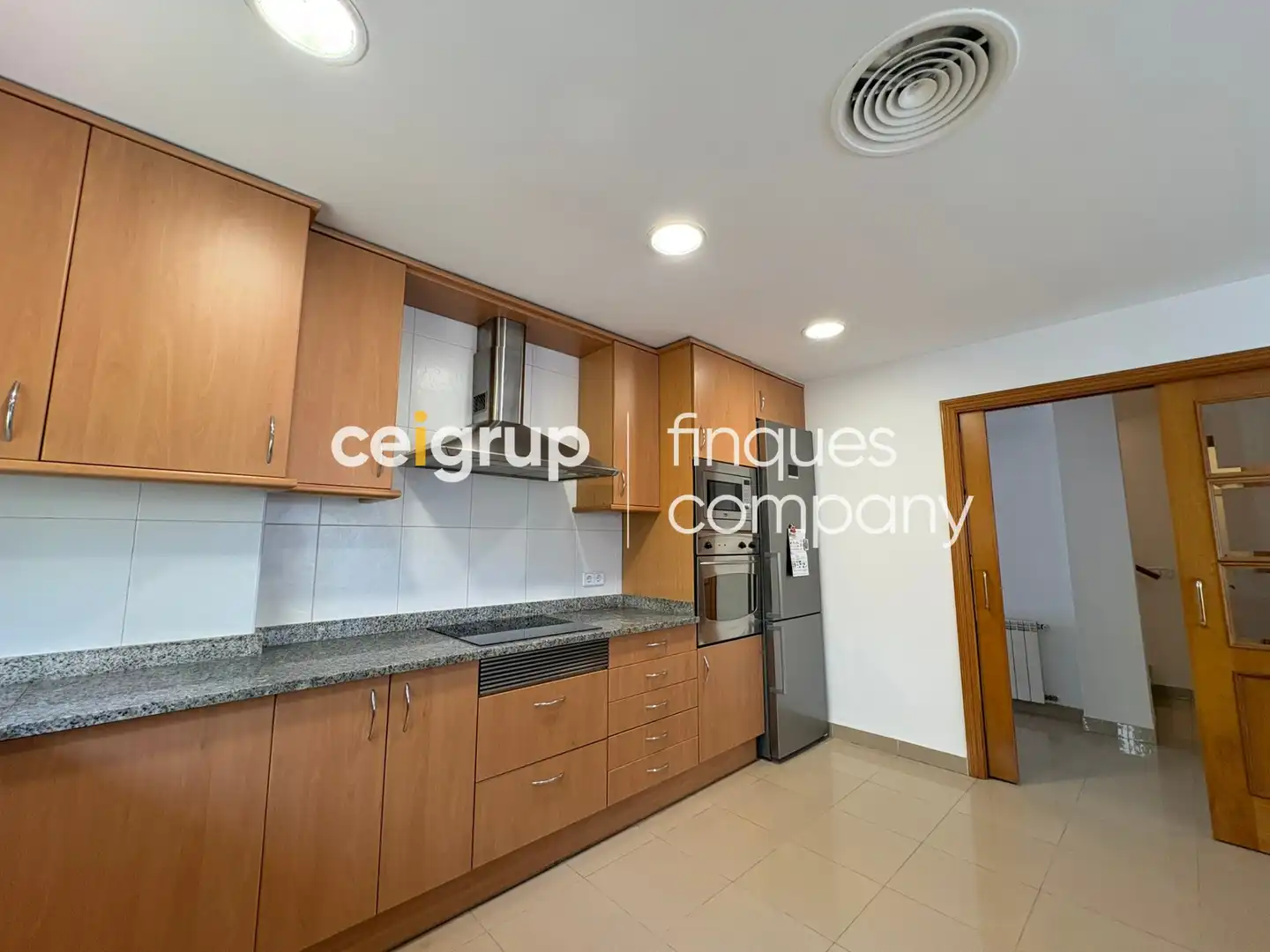 Cocina de Casa o chalet de alquiler en Girona con Calefacción, Terraza y Piscina