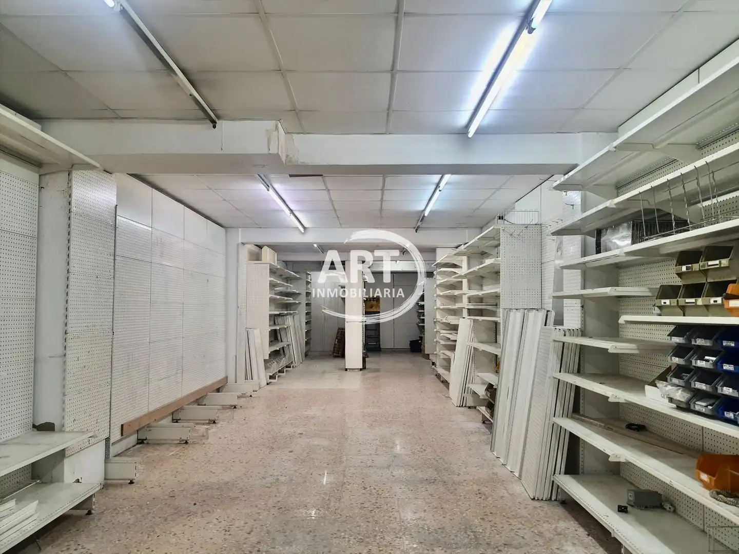 Local en venta en Manises con Aire acondicionado