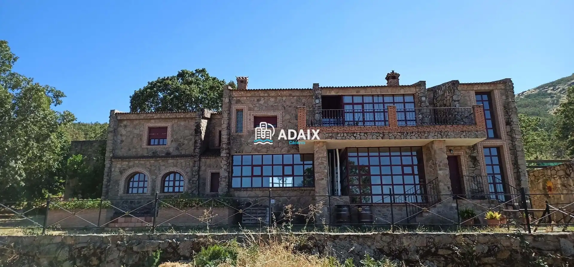 Vista exterior de Casa o chalet en venta en Montánchez con Terraza, Trastero y Piscina